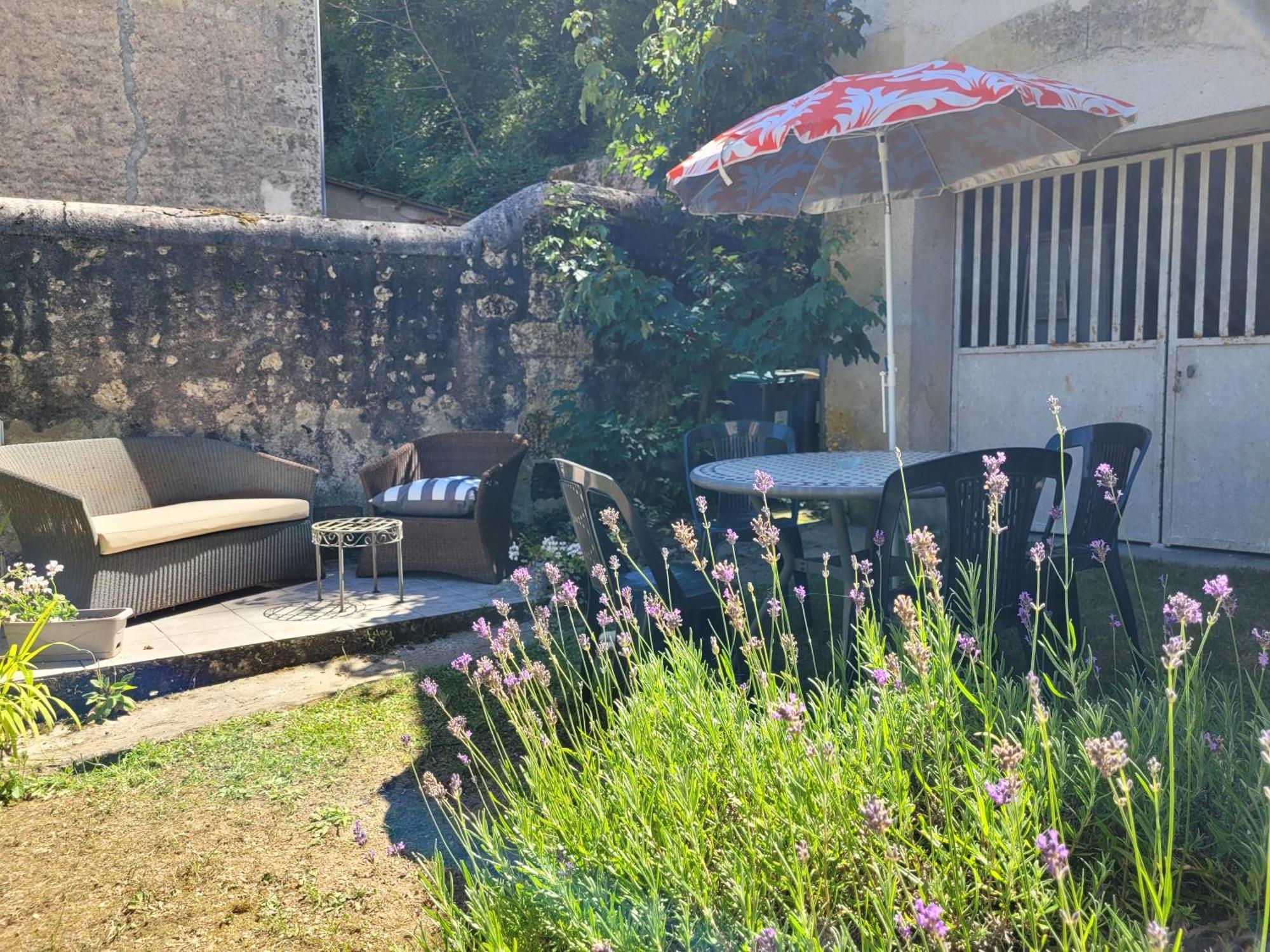 La Maison Aux Iris Pocé-sur-Cisse Exterior photo
